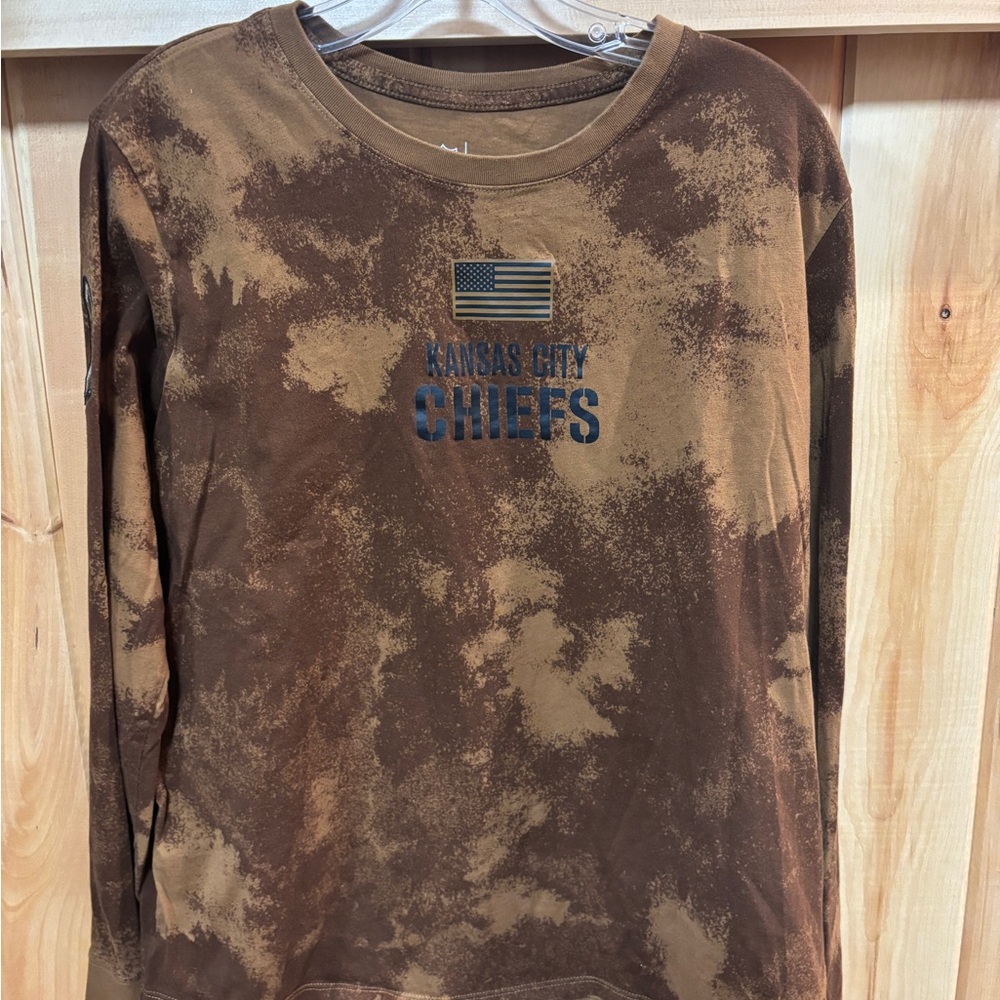 Nike Kansas City Chiefs Camo Salute to  Service Long Sleeve T-Shirt YXL Football